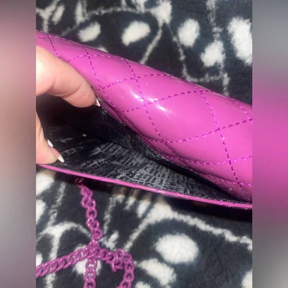 EUC Kurt Geiger London Brixton Wallet On A Chain - Picture 6 of 9